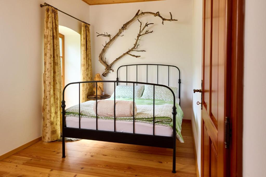 Postel nebo postele na pokoji v ubytování Four-Bedroom Villa Bajer
