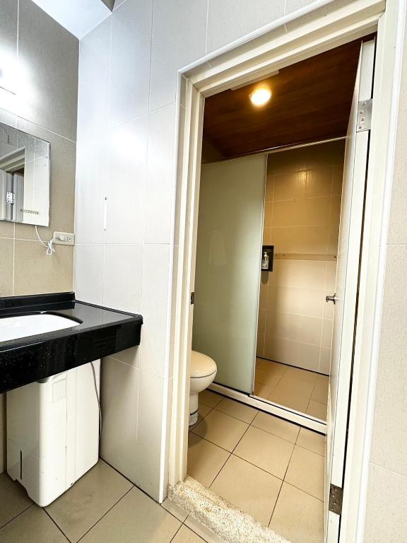 Koupelna v ubytování Chuxu Homestay