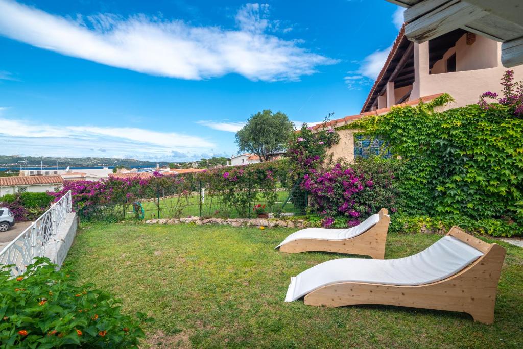 Κήπος έξω από το Villa Alba Baja Sardinia