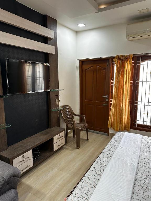 TV a/nebo společenská místnost v ubytování Temple View Home Stay