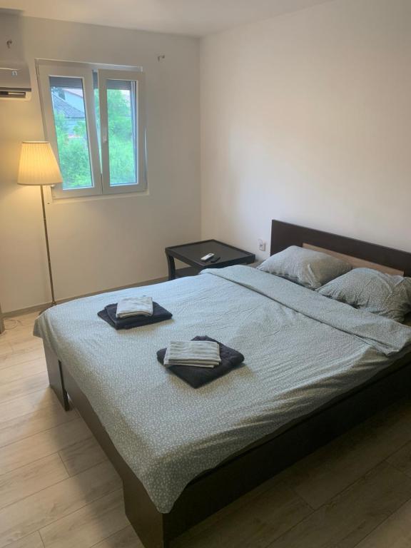 Postel nebo postele na pokoji v ubytování Mika’s Poolhouse