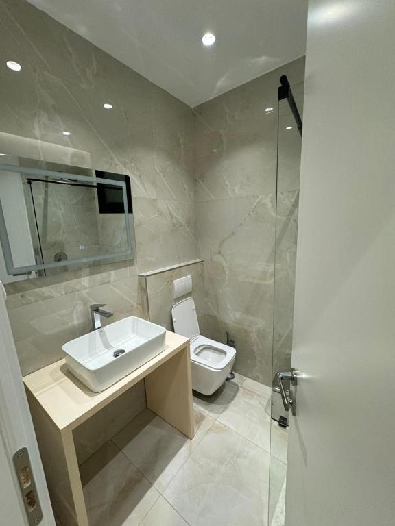 Koupelna v ubytování Sea La Vie Hotel