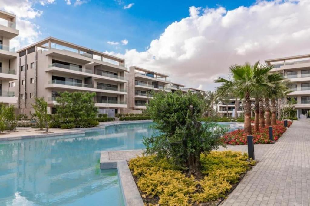 Fotografie z fotogalerie ubytování 2 BR apartment at lake view residence v destinaci New cairo