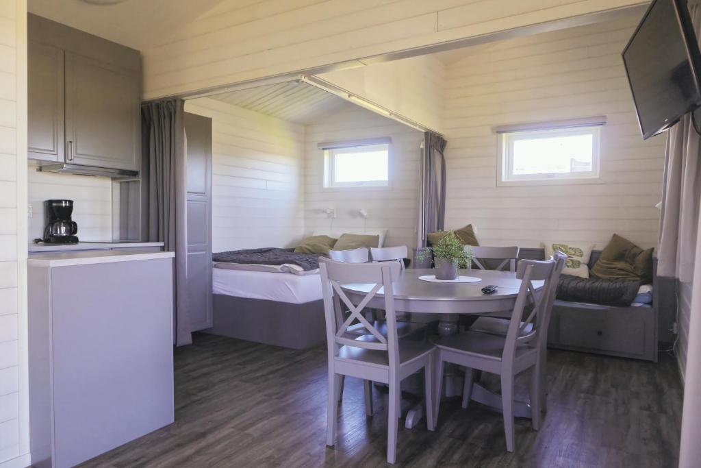 Kuchyň nebo kuchyňský kout v ubytování Hälleviks Camping