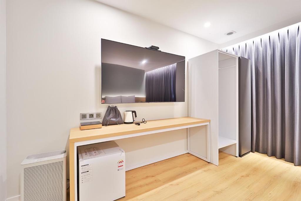 Kuchyň nebo kuchyňský kout v ubytování Gongdam Stay Hotel Ulsan Samsan