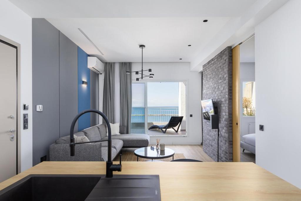 Oddity Seafront Penthouse Apartments - 4