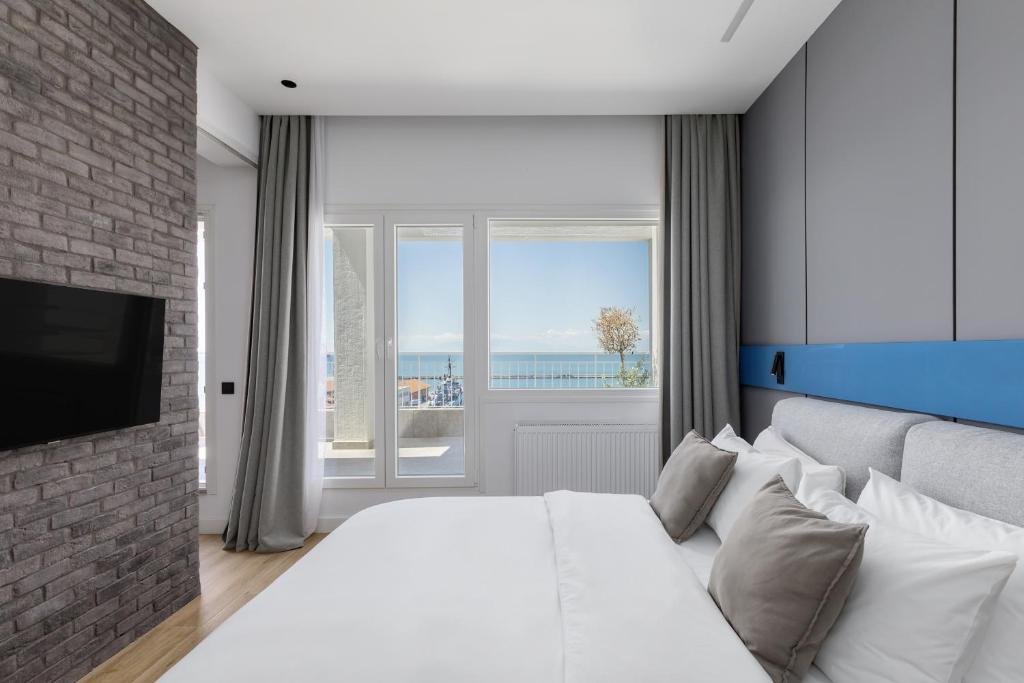 Oddity Seafront Penthouse Apartments - 6