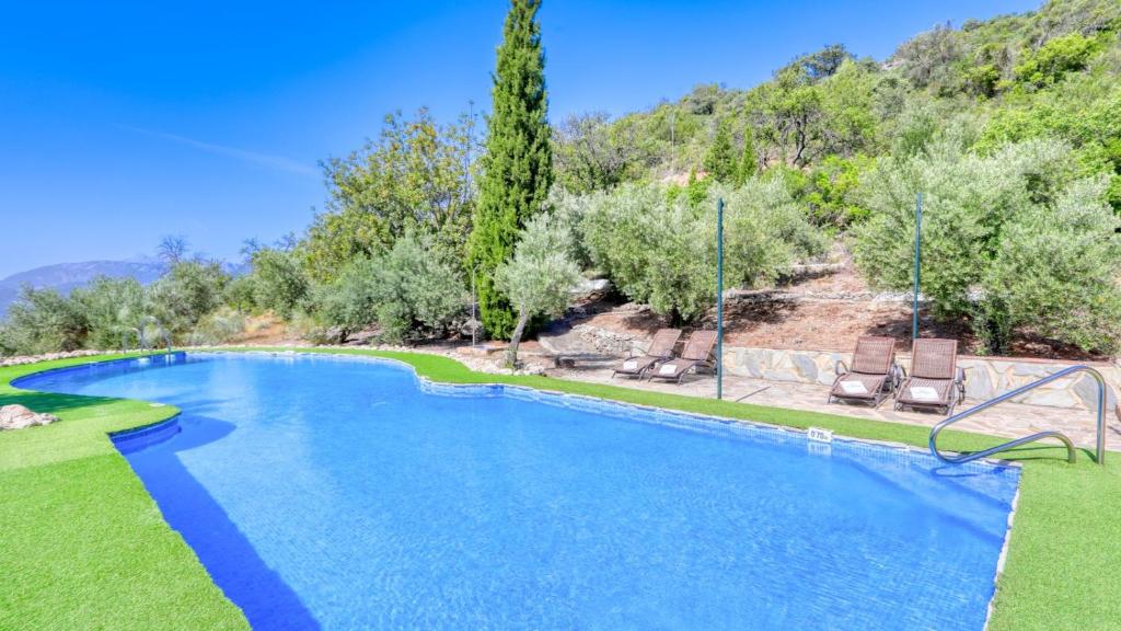 Bazén v ubytovaní Casa El Paraiso Montecorto by Ruralidays alebo v jeho blízkosti