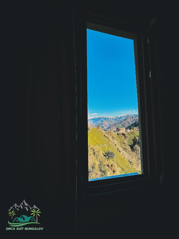 Orca Bungalows - Apartment With Mountain View