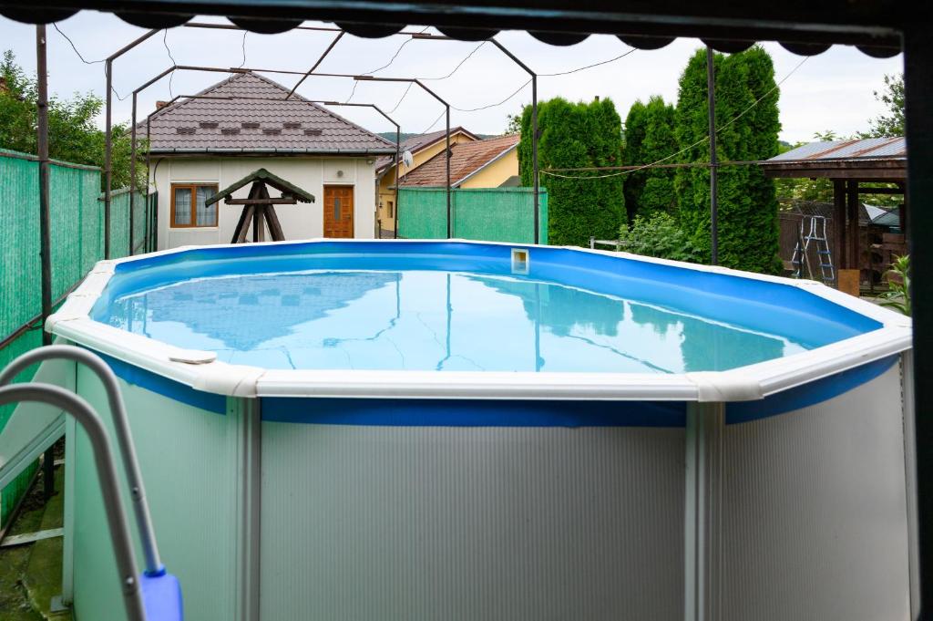 Bazén v ubytování Luxury attic nebo v jeho okolí