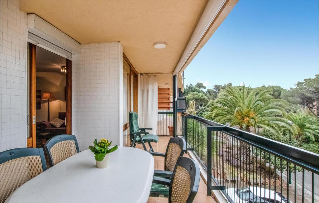 Balkón nebo terasa v ubytování Cozy Apartment In Sant Feliu De Guíxols