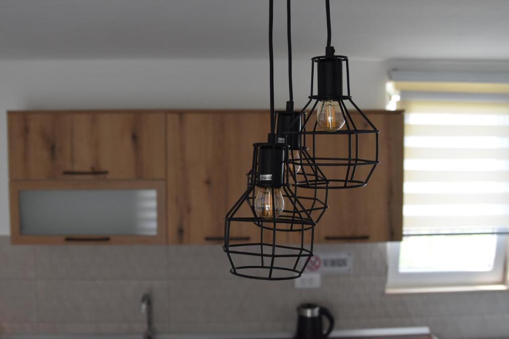 Køkken eller tekøkken på KenDar Family Apartments