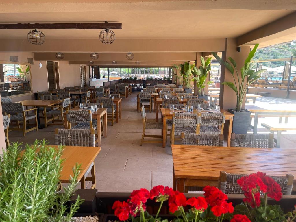 Restaurace v ubytování Aegeon Beach Hotel