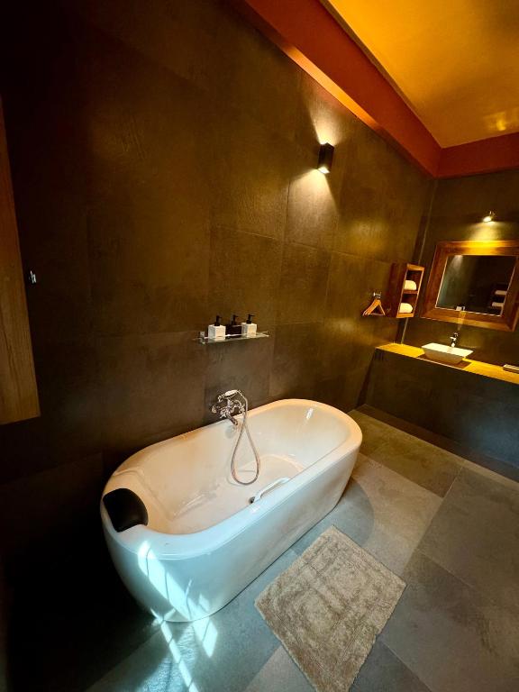 Koupelna v ubytování Art Yala Boutique Resort