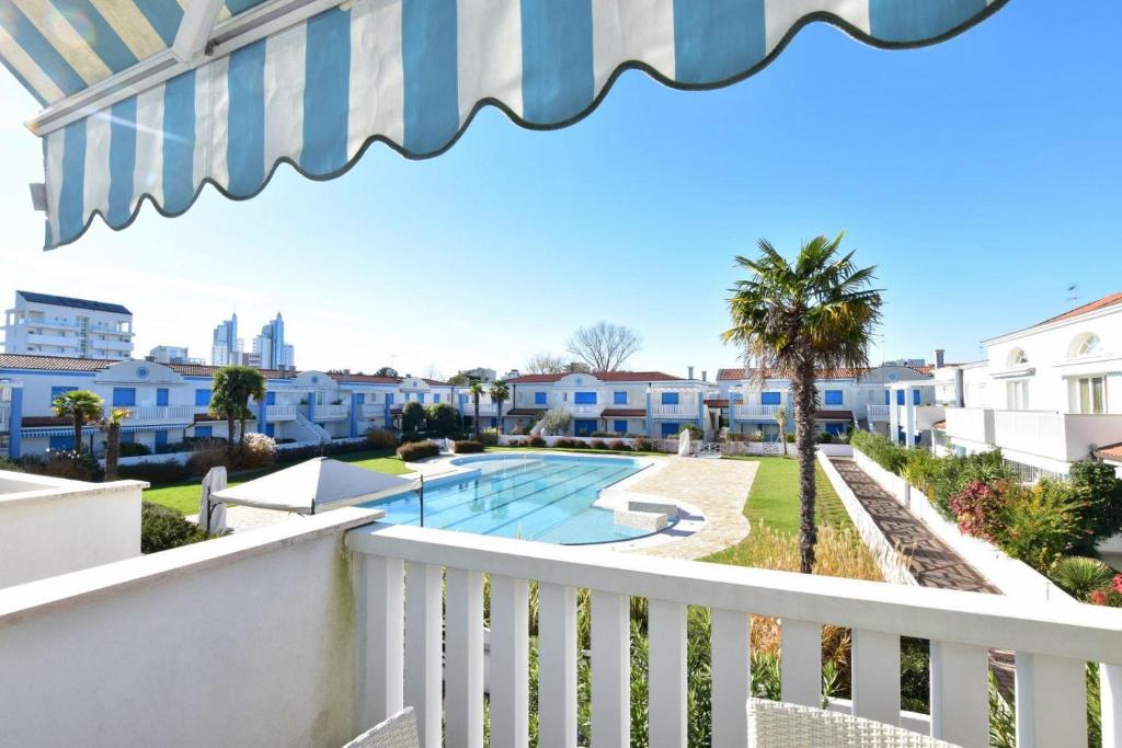 Piscina - RESIDENCE ANTENORE - Housity
