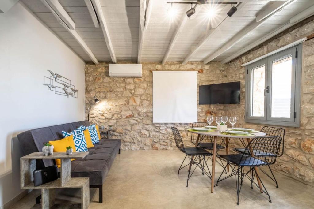 Posezení v ubytování Vivari Stone House