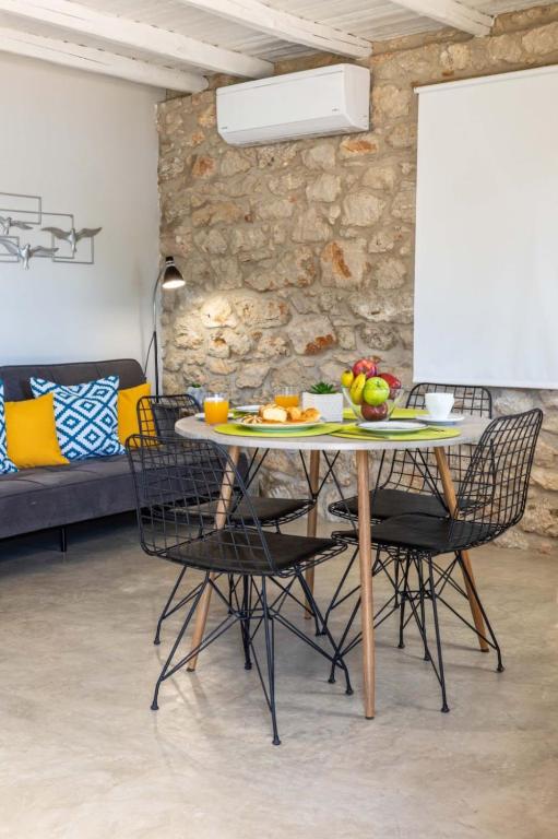 Posezení v ubytování Vivari Stone House