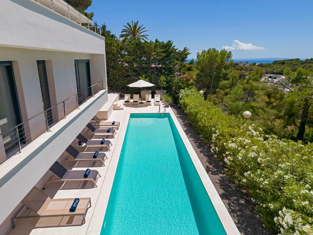 Bazén v ubytování Villa in Ibiza Town sleeps 10 - Villa Vue nebo v jeho okolí