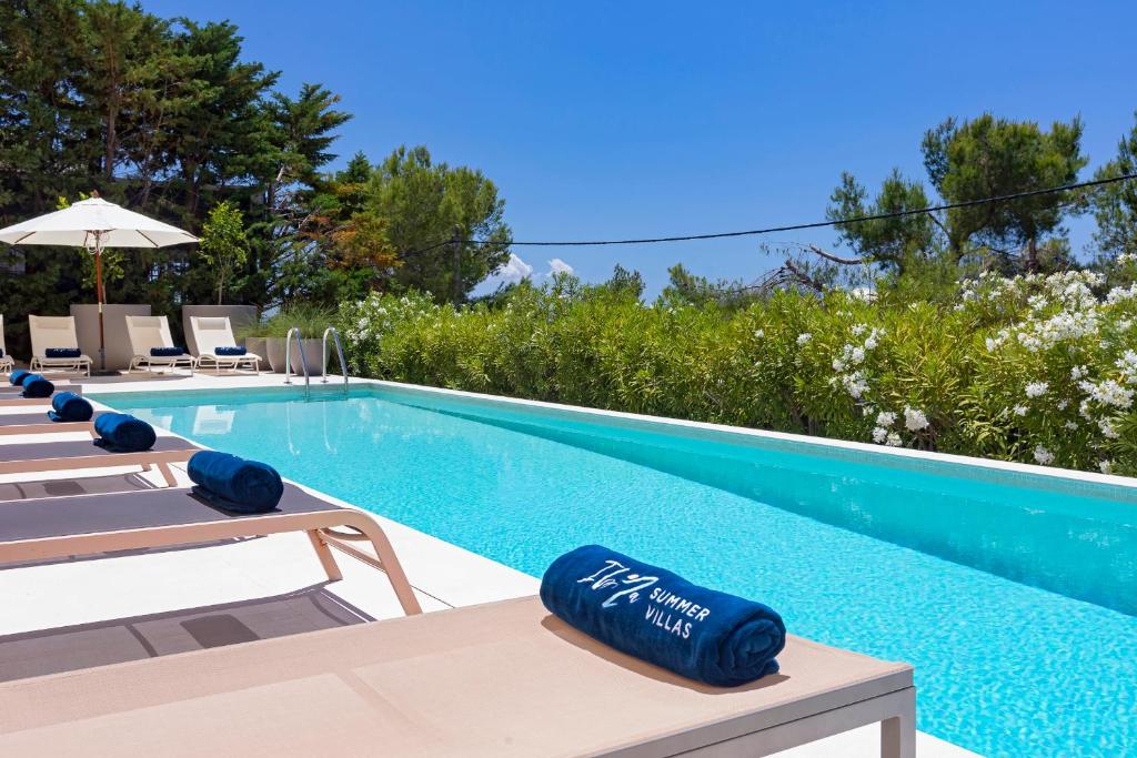Bazén v ubytování Villa in Ibiza Town sleeps 10 - Villa Vue nebo v jeho okolí