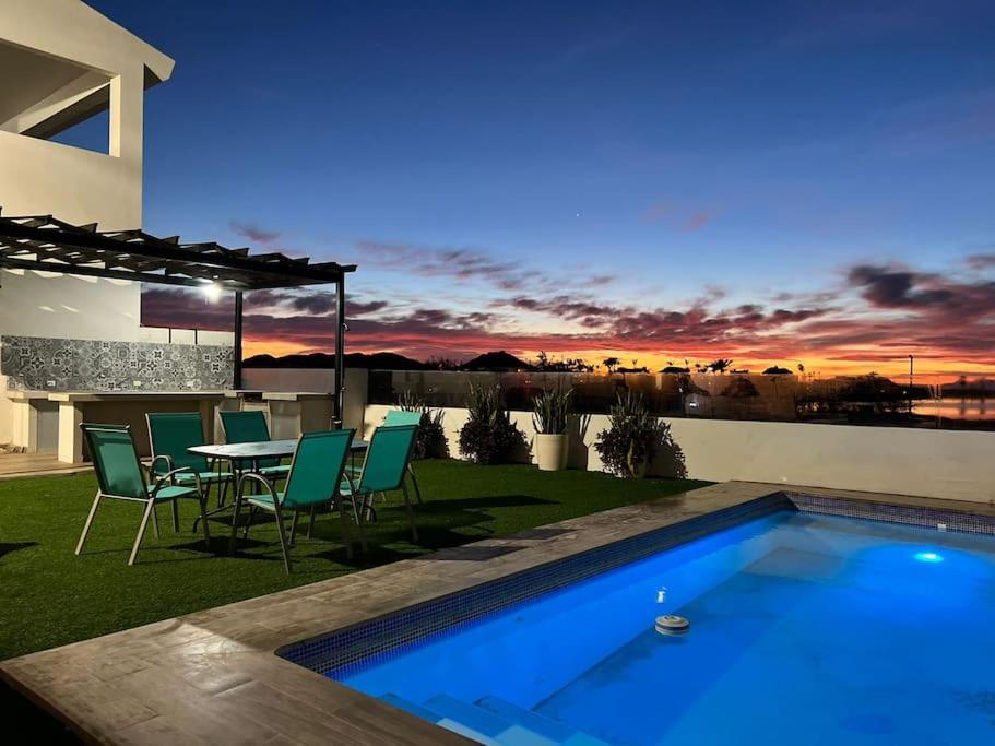 Πισίνα στο ή κοντά στο Casa con alberca privada climatizada, Pasos-Playa