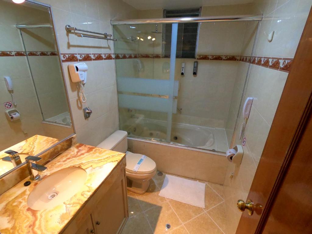 Un baño de Casona Plaza Hotel Puno