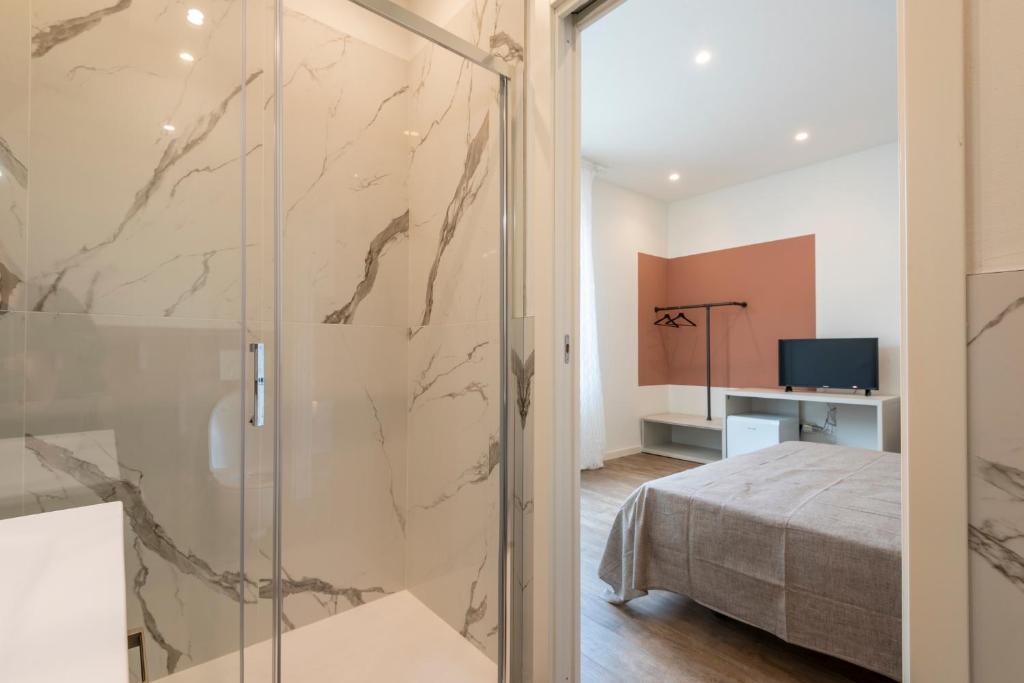 IARSERA rooms and apartment - 10