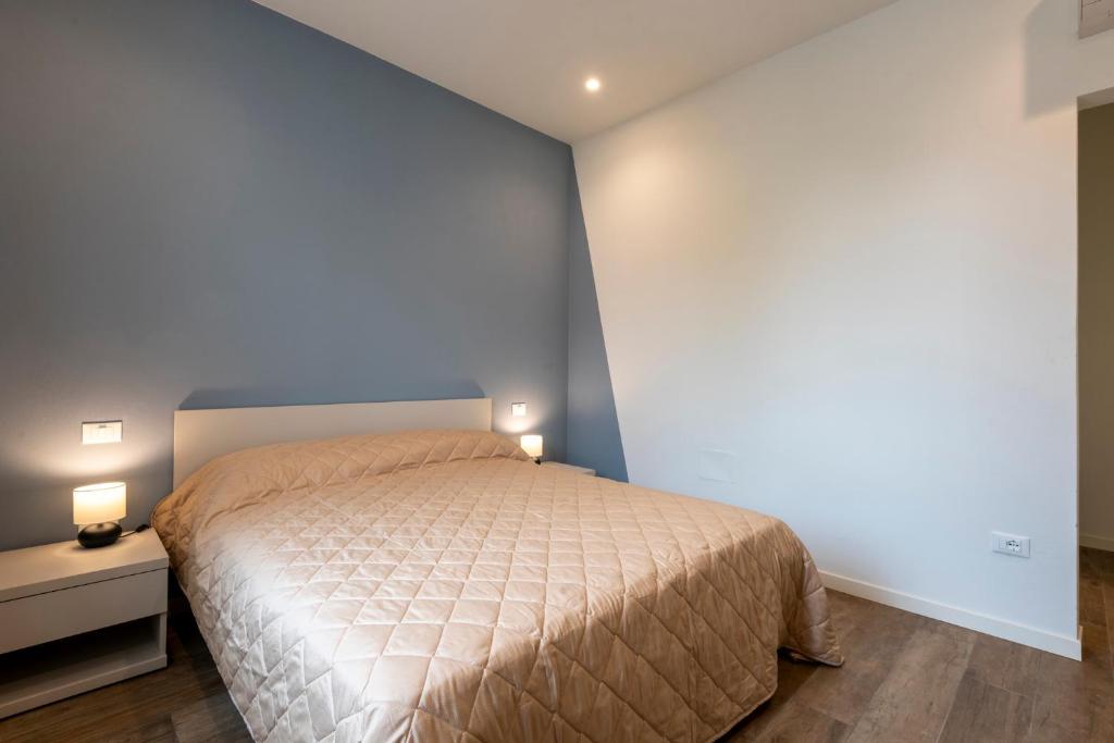 IARSERA rooms and apartment - 9