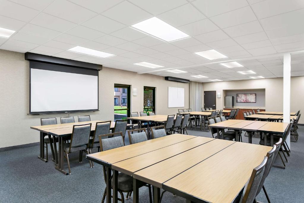 Sonesta Select Greenbelt College Park photo
