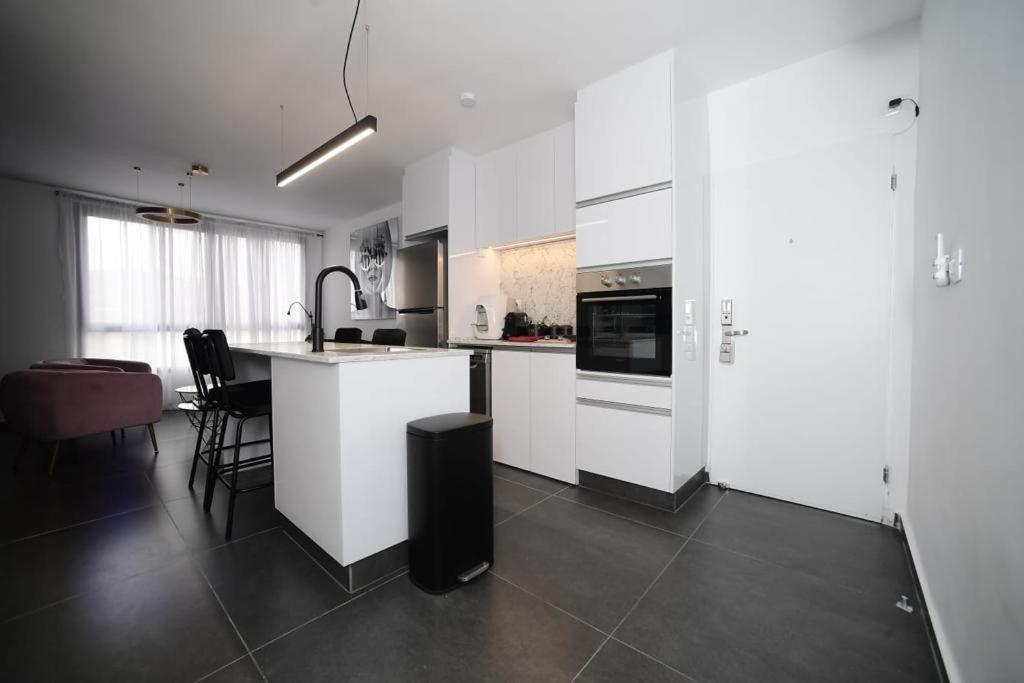 Z-32 Luxury Boutique Apartment - Hizvo