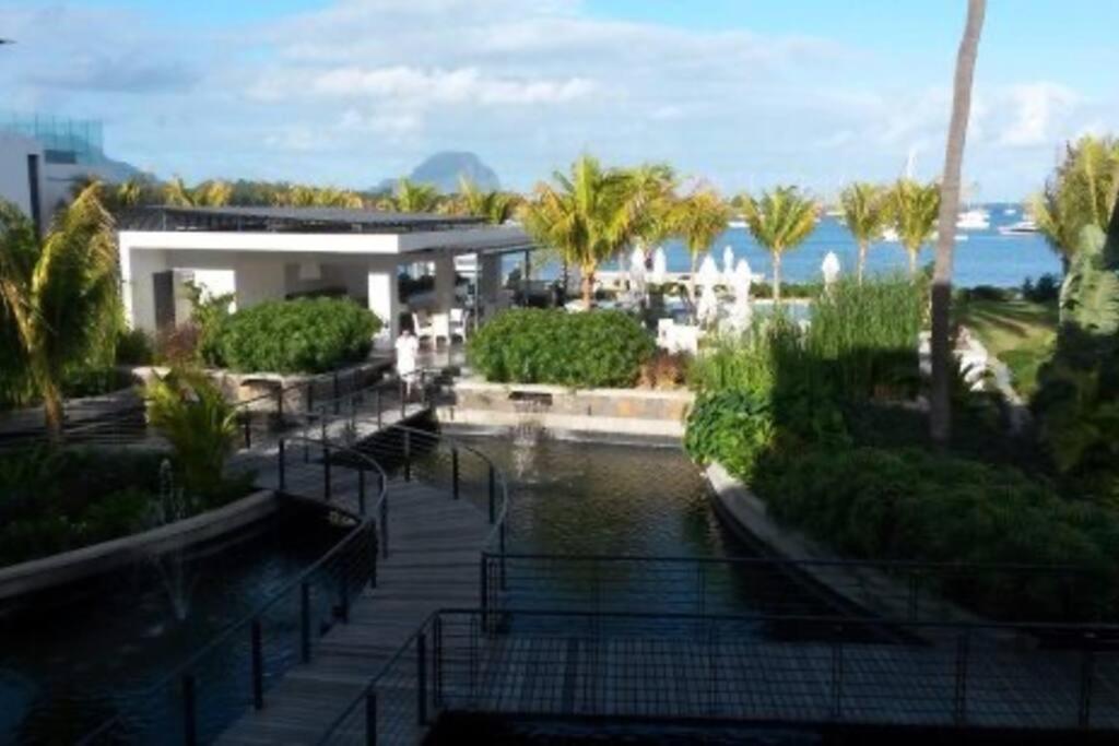 Zahrada ubytování Latitude Luxury Seafront Suite