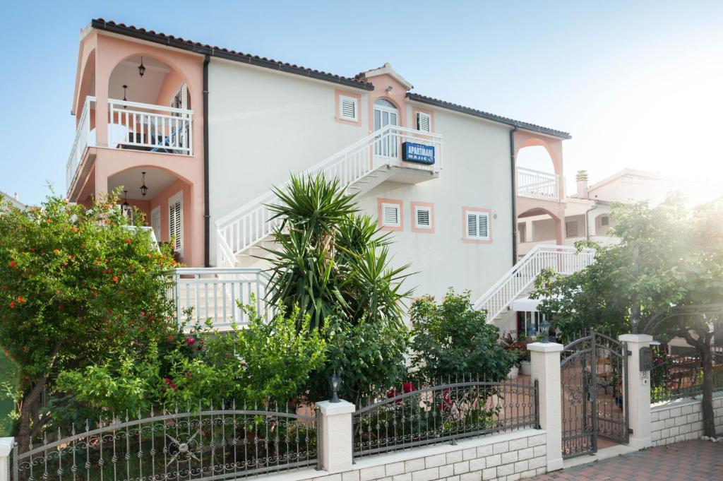 Apartments Majić 1