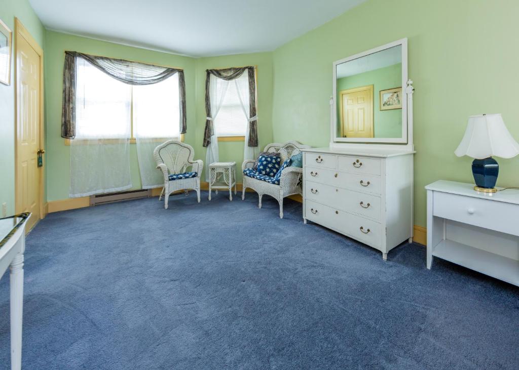 Thornhedge Inn - King Room - Annex