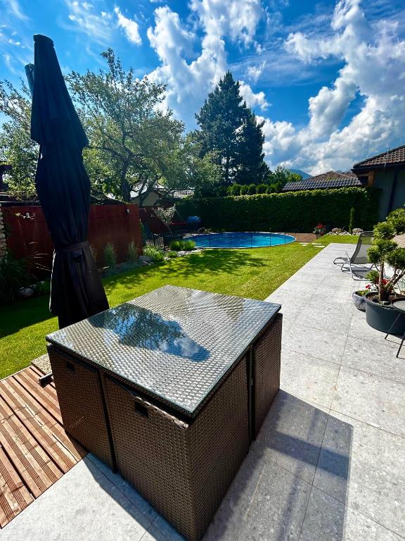 Zahrada ubytování VILLA KATARINA with heated pool
