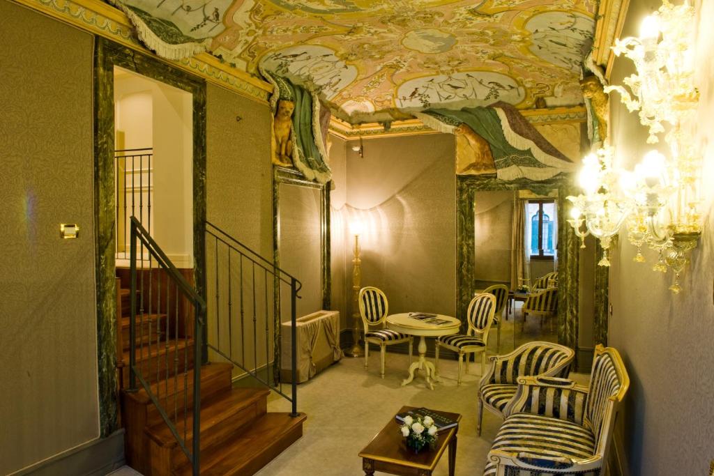 Posezení v ubytování Ca' Sagredo Hotel