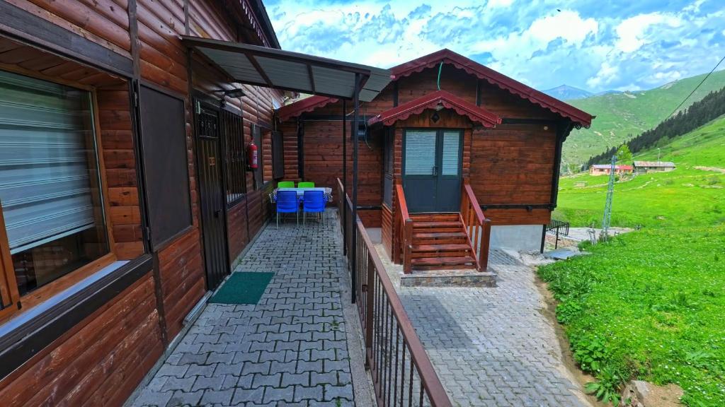 Nespecifikovaný výhled na hory nebo výhled na hory při pohledu z aparthotelu
