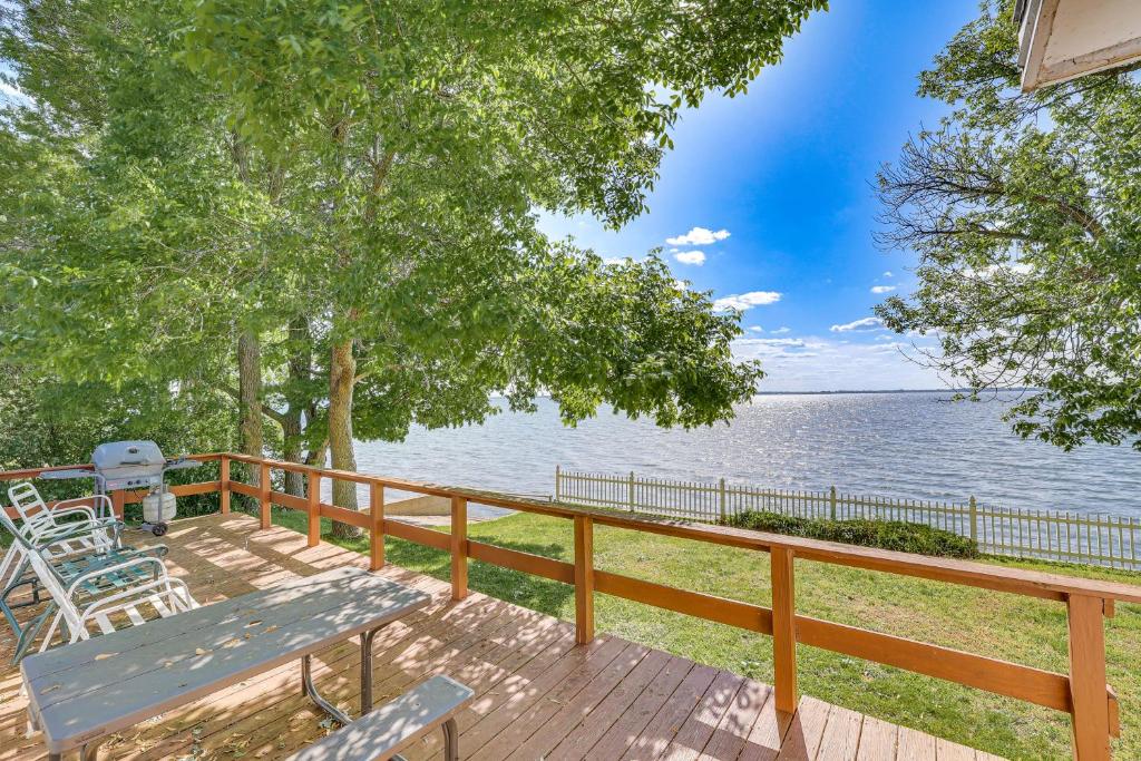 Gallery image of Waterfront Family Cottage on Lake Champlain in Swanton