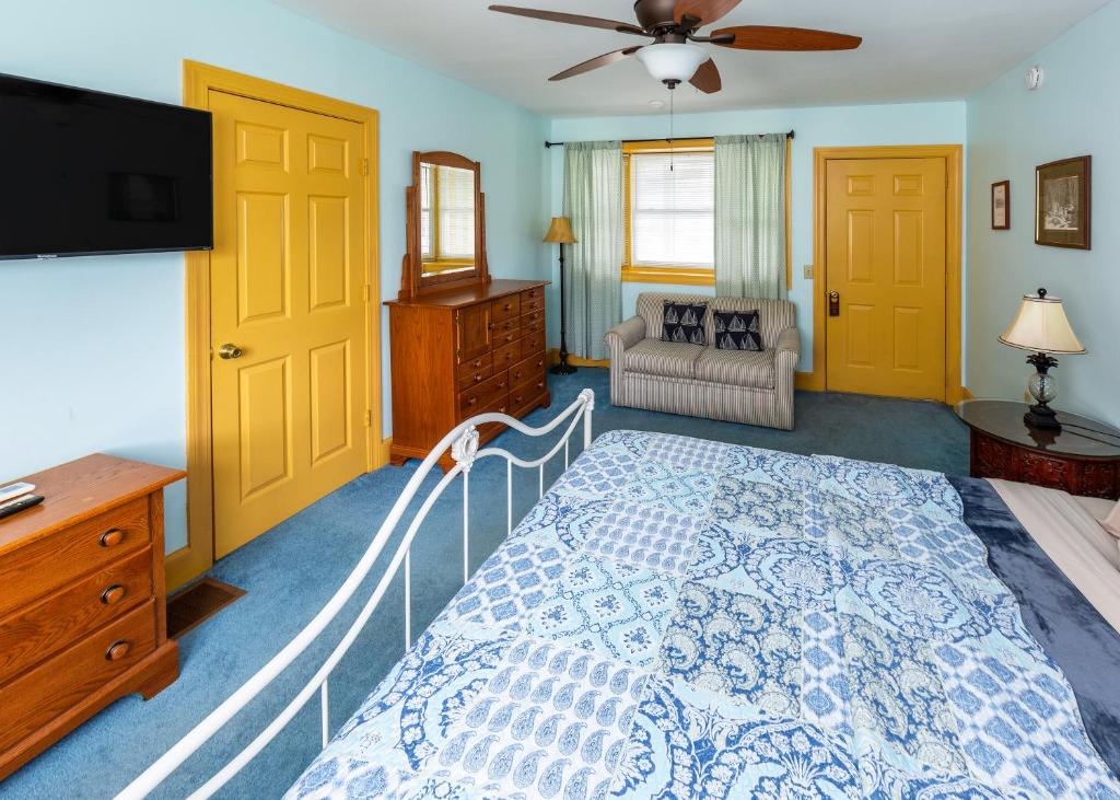 Thornhedge Inn - Queen Room - Annex