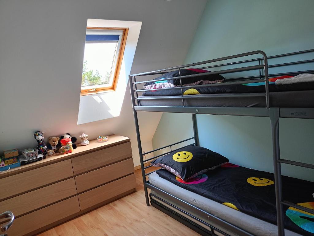 Narivoodi või narivoodid majutusasutuse Chalet avec vue unique toas