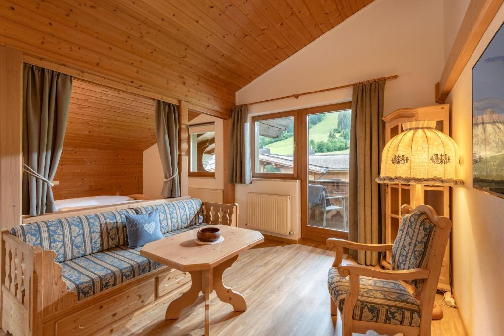 Зона вітальні в Eden Appartements