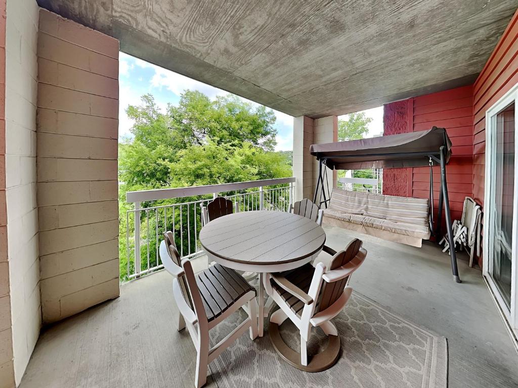 Un balcón o terraza en River Breeze Bear Crossing 304