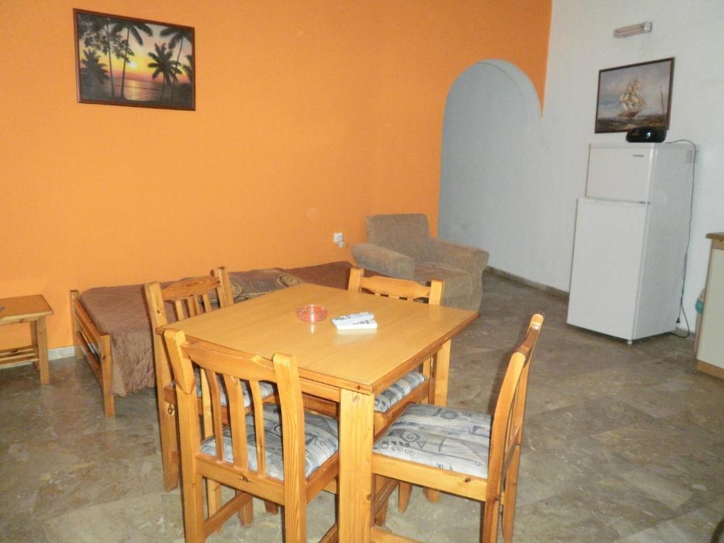 Kuchyňa alebo kuchynka v ubytovaní Sea View And Mountain View Apartment For 4 People
