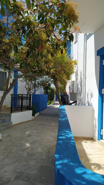 Fotografia z galérie ubytovania Sea View And Mountain View Apartment For 4 People v destinácii Makry Gialos