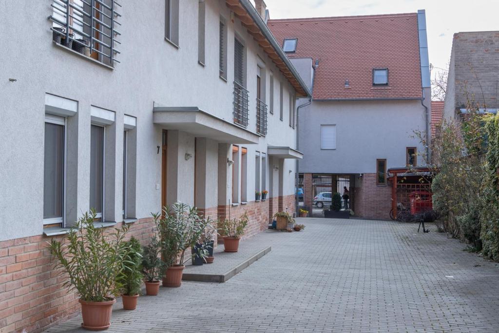 Budova, v ktorej sa apartmán nachádza