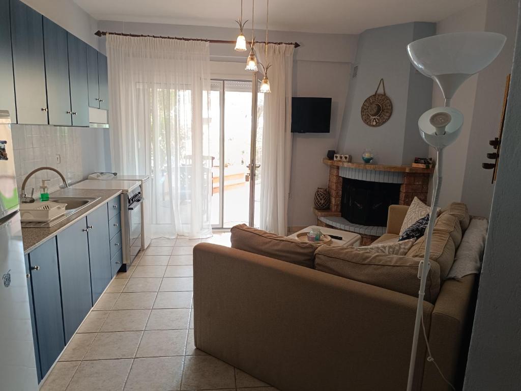 A kitchen or kitchenette at Apartment R&F1