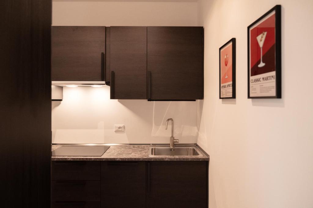 Palazzo delle Guglie by Postcardsfrom - Resim 43