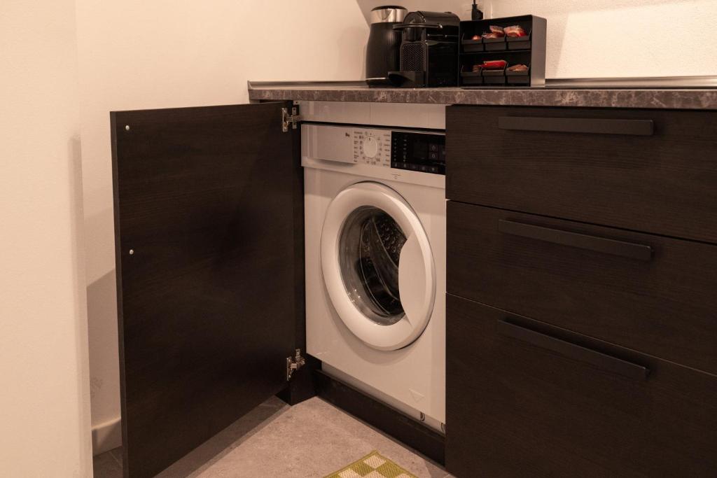 Palazzo delle Guglie by Postcardsfrom - Resim 45