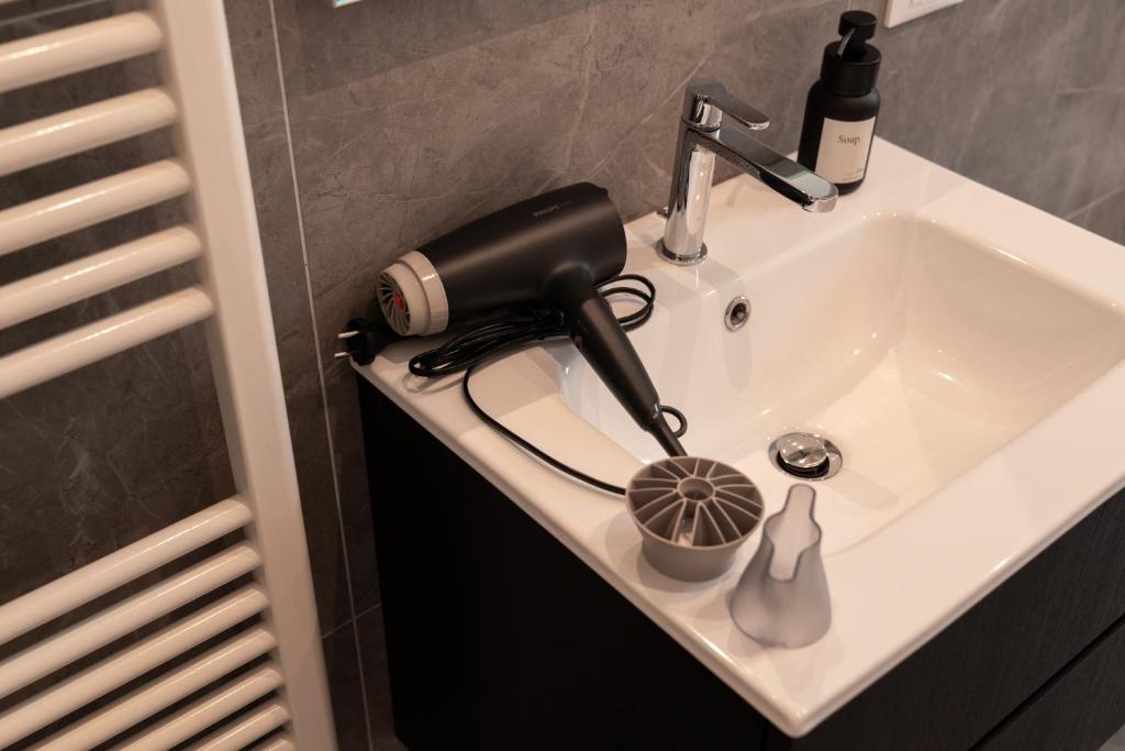 Palazzo delle Guglie by Postcardsfrom - Resim 33