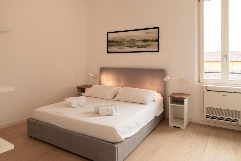 Palazzo delle Guglie by Postcardsfrom - Resim 18