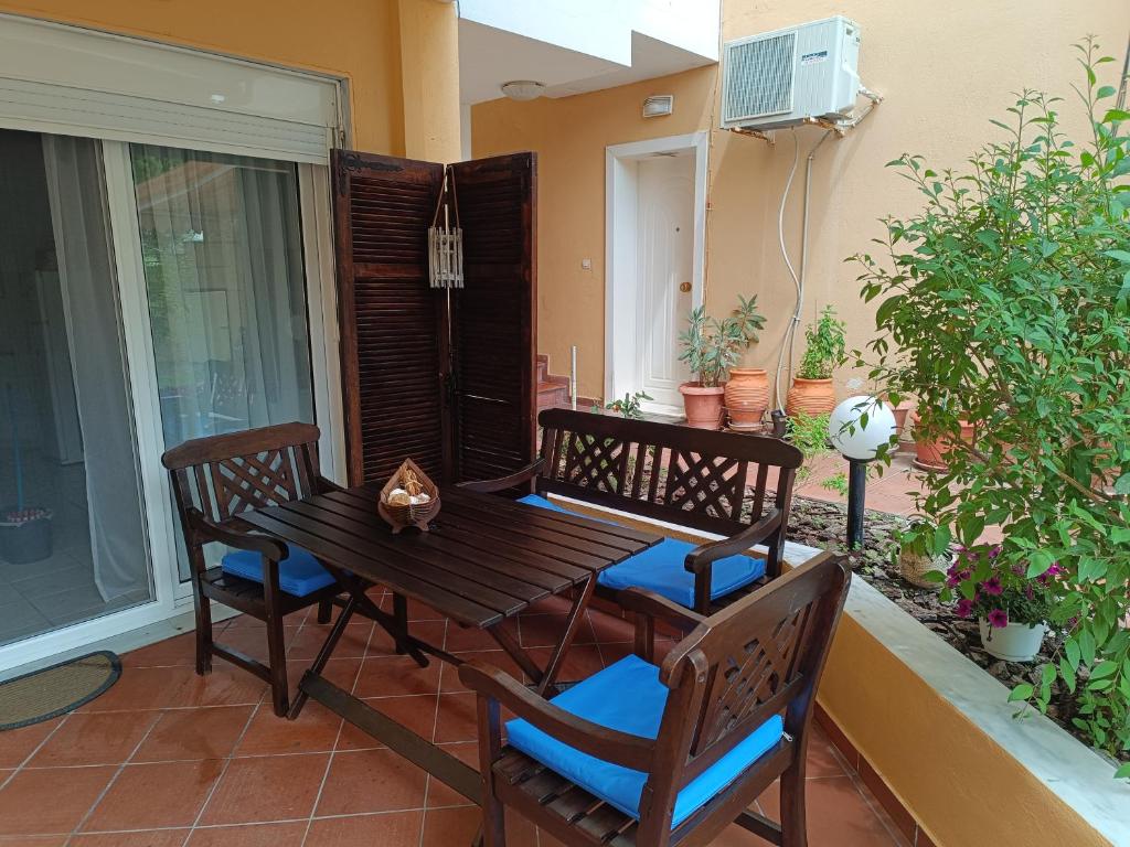 A balcony or terrace at Apartment R&F1