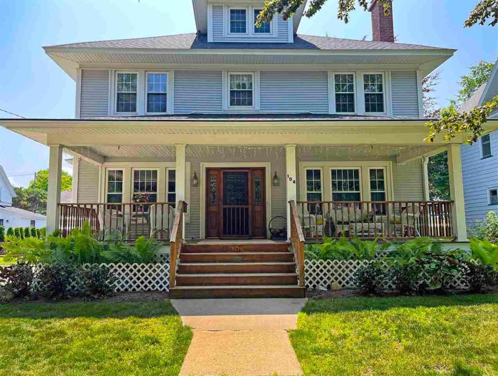 The Ainslie House, Charlevoix (updated prices 2024)